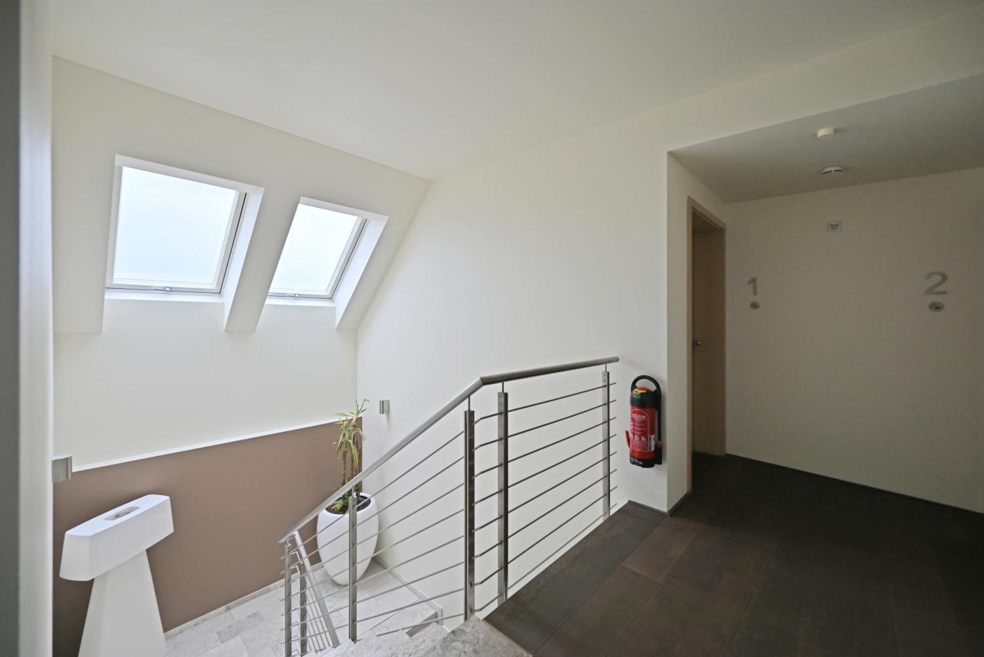 Modernes & Gepflegtes Hotelzimmer Mit Kueche! Bernstadt  エクステリア 写真