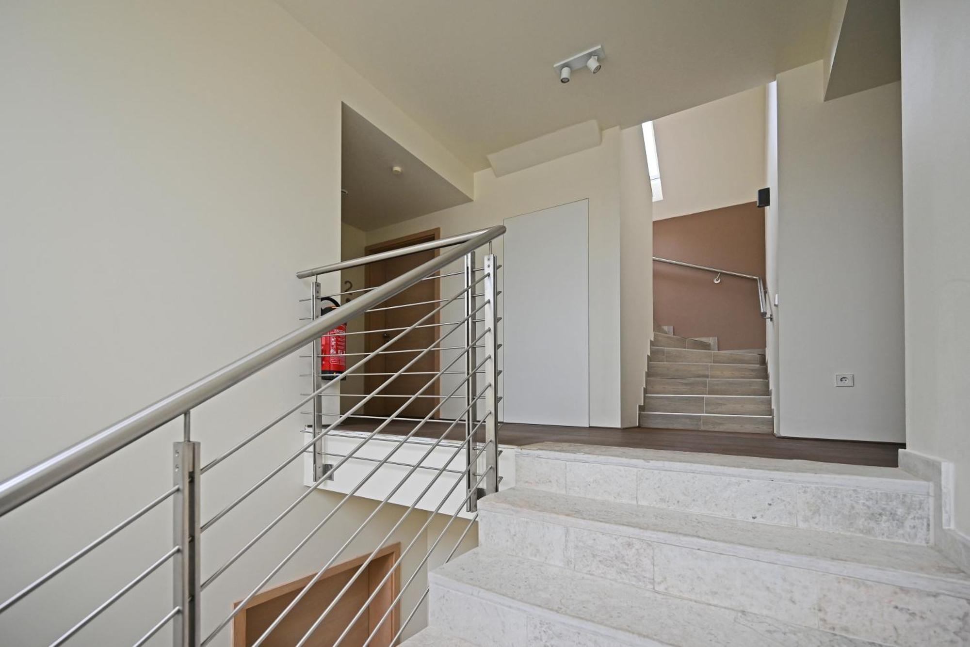 Modernes & Gepflegtes Hotelzimmer Mit Kueche! Bernstadt  エクステリア 写真